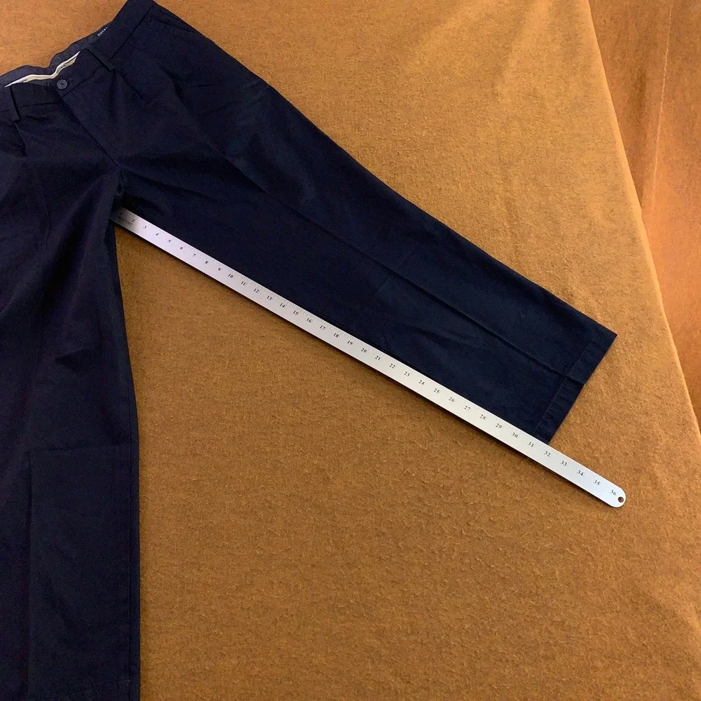 Dockers Mens 38x32 Navy Blue Pleated Relaxed Fit Lux Cotton Stretch Khaki Pants